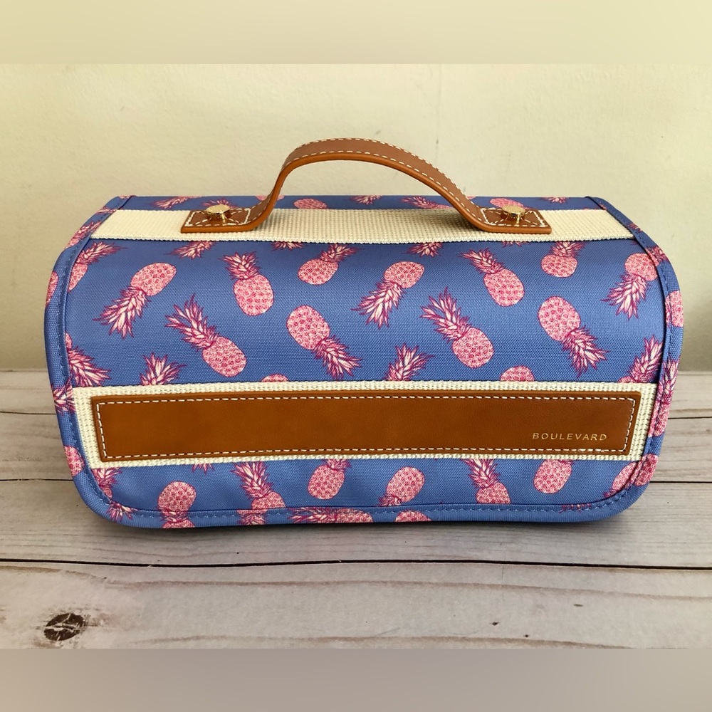 BOULEVARD BLVD The Delilah Toiletry Roll Pineapple Print NWOT